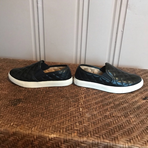 Brash Black Quilted Slip Ons - Picture 5 of 7